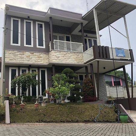 باتو Villa Kusuma Hill A8 المظهر الخارجي الصورة