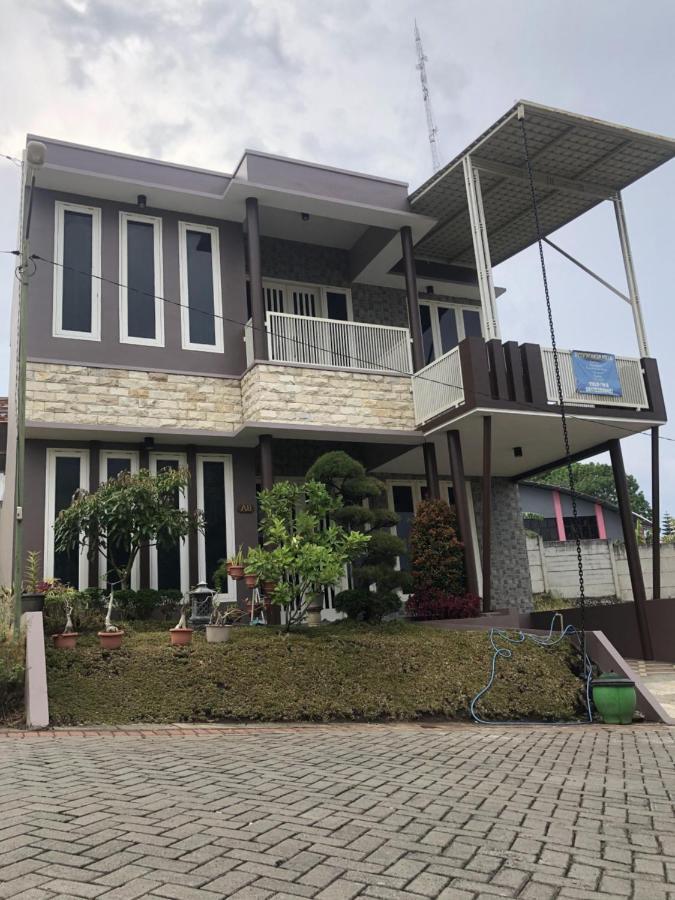 باتو Villa Kusuma Hill A8 المظهر الخارجي الصورة