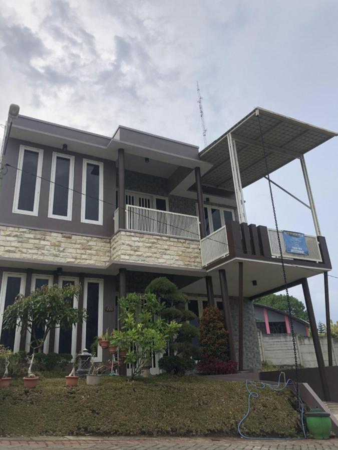 باتو Villa Kusuma Hill A8 المظهر الخارجي الصورة