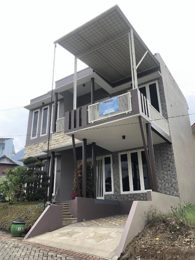 باتو Villa Kusuma Hill A8 المظهر الخارجي الصورة